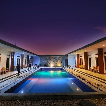 Morika Inn Waikabubak Exterior foto