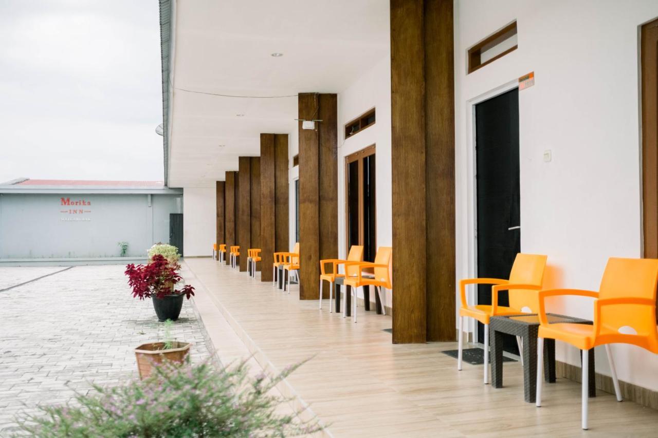 Morika Inn Waikabubak Exterior foto