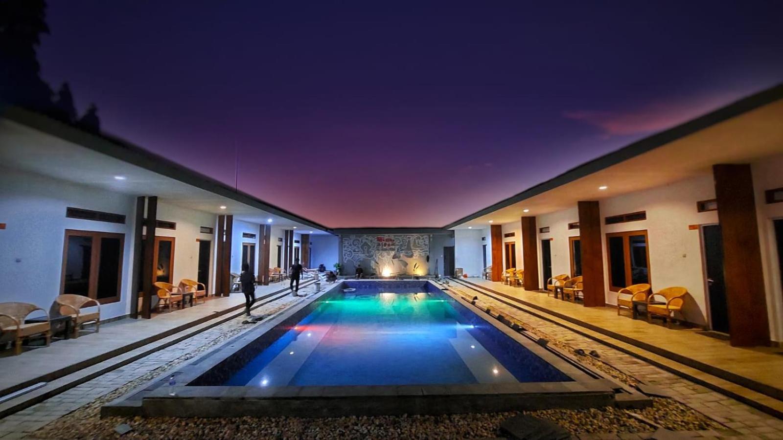 Morika Inn Waikabubak Exterior foto